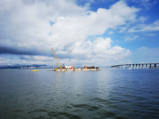 青島膠州灣（wān）海底（dǐ）管道浮拖安裝工程順利完工